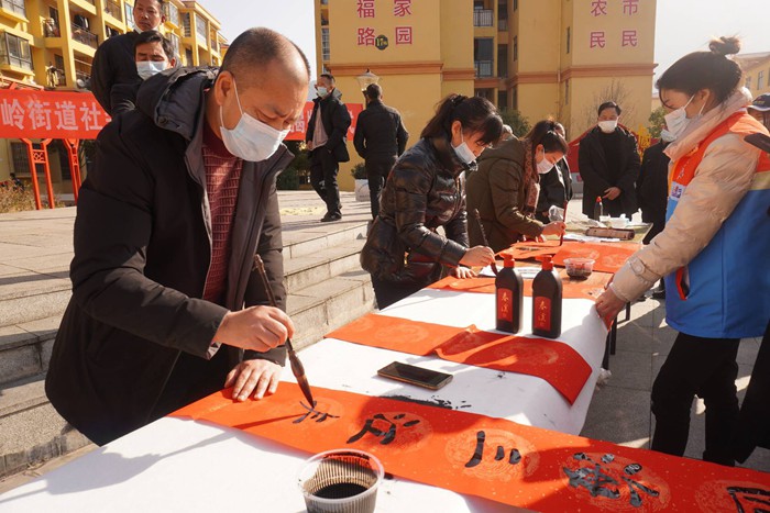 新春祝福送到家！今天的印江兴民社区暖意融融