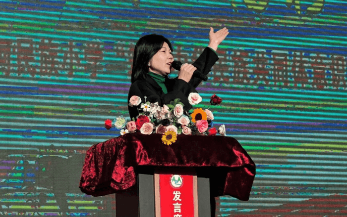 趣味运动会上“民族风” 石榴籽精神润童心