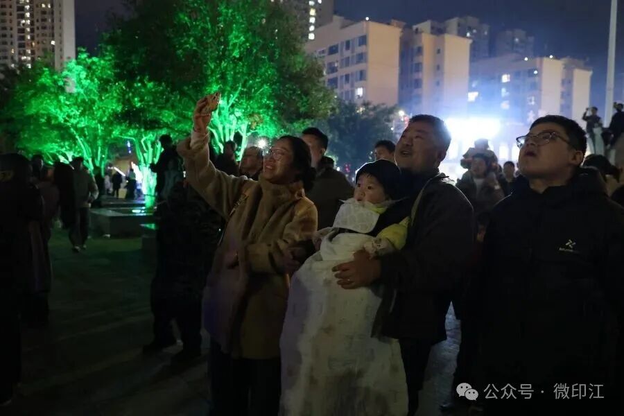 印江：舞龙嘘花闹元宵 民俗盛宴韵悠长