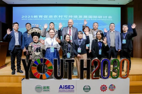 一针一线绣出乡村振兴新图景