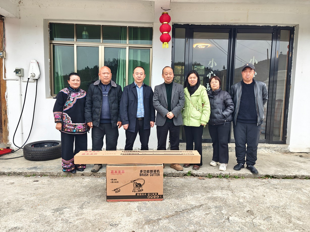 九三学社铜仁市委开展农机具捐赠活动