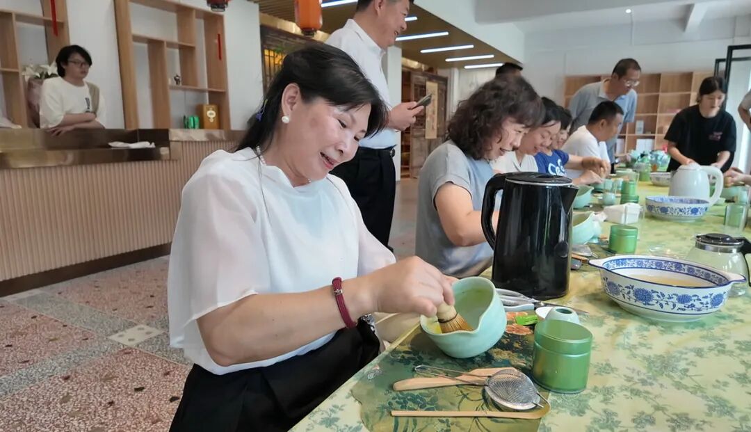 省侨联常委、委员来铜仁考察调研
